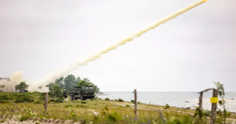 В Эстонии начались учения с применением РСЗО HIMARS и САУ Caesar