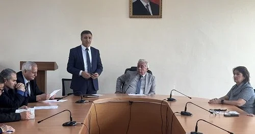 I Türkoloji qurultayın ideoloji fəlsəfi aspektləri və çağdaş türk dünyası” mövzusunda ümuminstitut seminarı keçirilİb