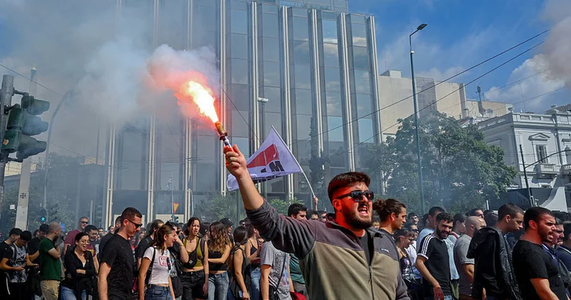 Afinada ümummilli tətil çərçivəsində minlərlə insan küçələrə çıxıb