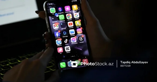 Bahalı telefon həvəsi: Ehtiyac, yoxsa trend?