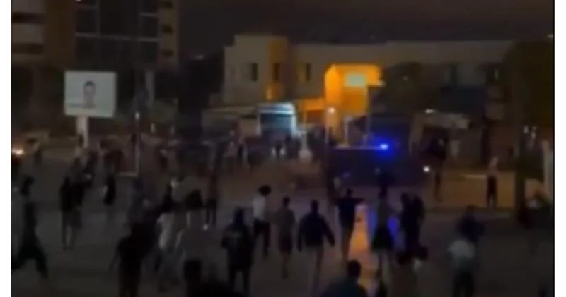 Полиция задавила на автомобиле митингующего в Марокко ВИДЕО