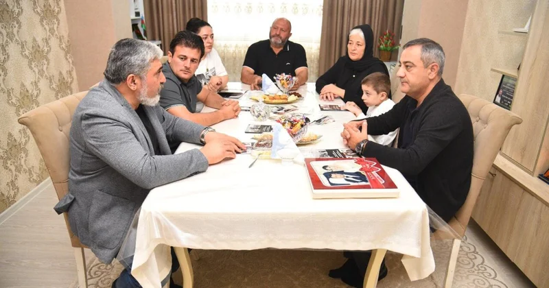 “Bakı Şəbəkəsi” Araşdırmalar və Təhlil İctimai Birliyi şəhid jurnalist Sirac Abışovun ailəsinə baş çəkib VİDEO FOTO