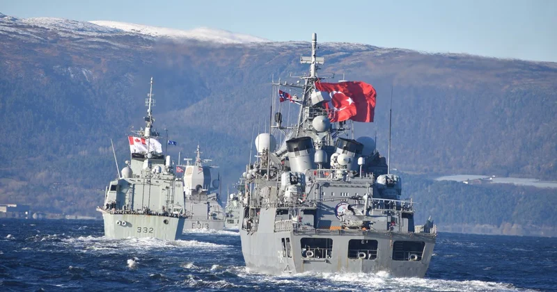 Türkiyənin göndərdiyi donanma yüksək riskli ərazidə: Bu gecə mütləq hərbi müdaxilə gözləyirik