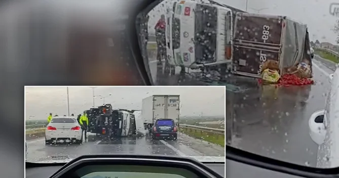 Yük maşını daşıyan evakuator aşdı Məhsullar yola dağıldı
