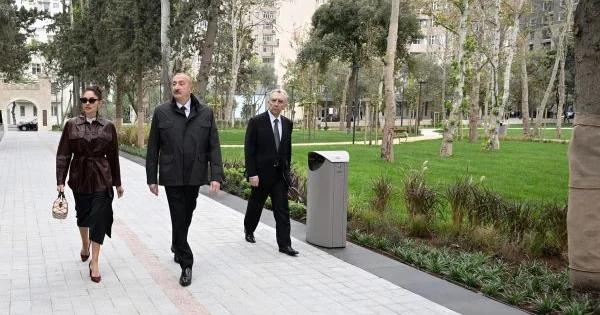 İlham Əliyev və Mehriban Əliyeva Bakıda yeni salınan parkda FOTOLAR