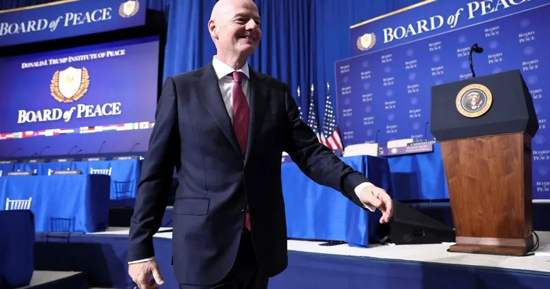 İnfantino “Mançester Siti” və PSJ yə yardım etməkdə ittiham olunub