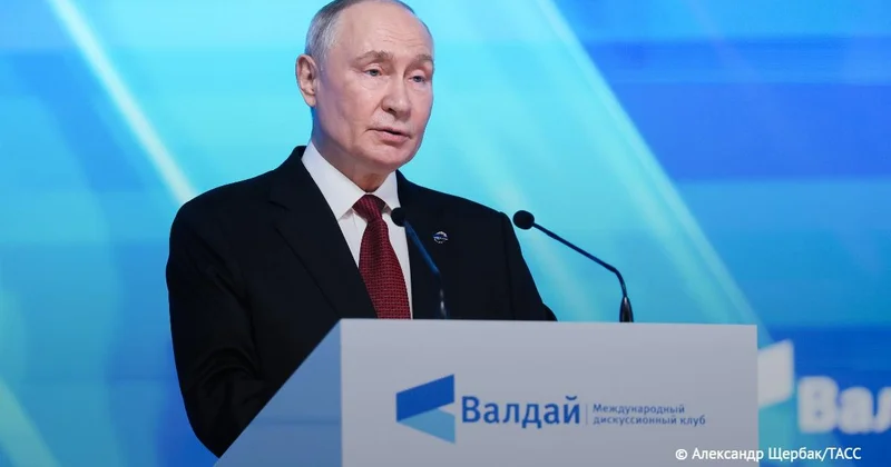 Putin: “Radikalları dövlət çevrilişinə sövq etmək lazım deyildi” VİDEO