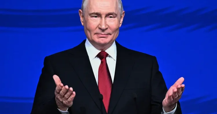 İran xalqı mətanəti və cəsarəti ilə bütün dünyanı heyran edib Putin