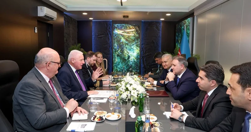 Britaniya və Azərbaycan müdafiə əməkdaşlığını müzakirə edib