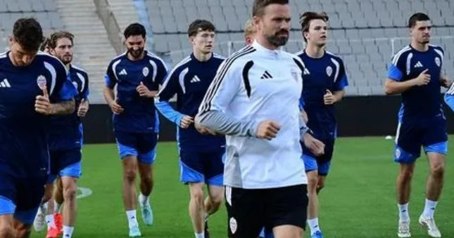 Mühəndis, mexanik, tələbə Bu gün bizə qarşı oynayacaqlar...