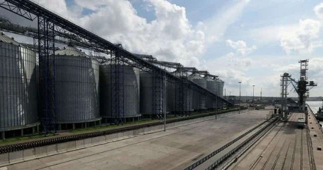 Estoniya tranzit yolunu bağladı