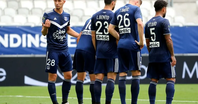 6 qat Fransa çempionu 1 avroya satıldı