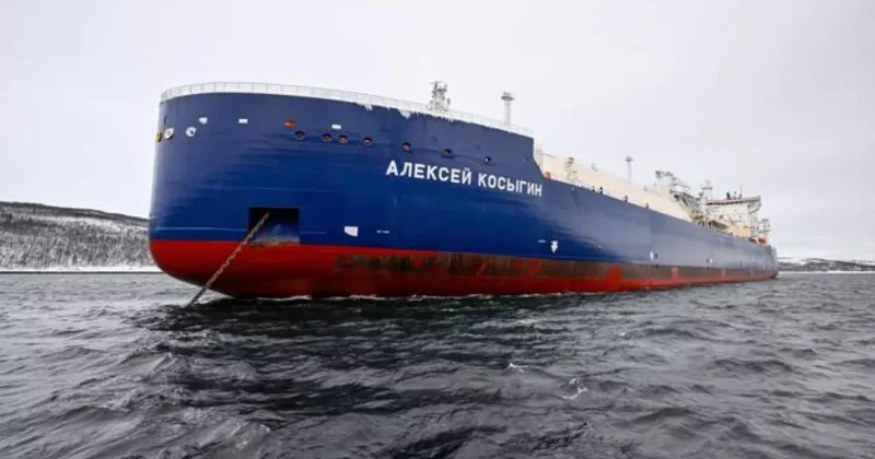Британия внесла российские газовозы в черный список
