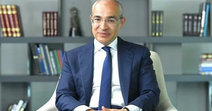 Mikayıl Cabbarov idmançıları təbrik etdi