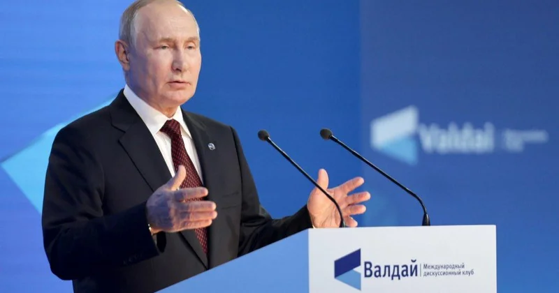 Putin: “Ərazilərin itirilməsi qaçılmazdır, niyə belə yapışırlar?” VİDEO