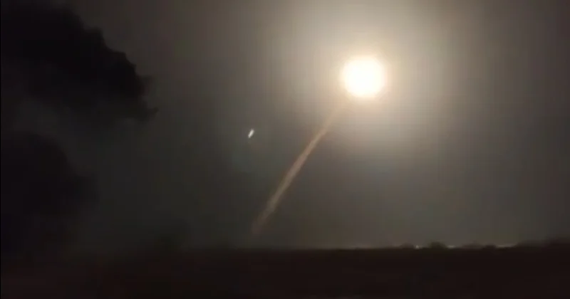 Ukrayna ilk dəfə öz ballistik raketini döyüşdə tətbiq etdi VİDEO