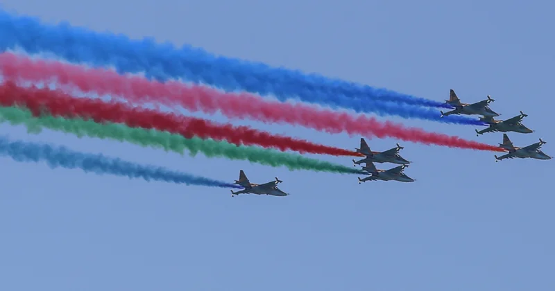 Истребители в небе: Баку готовится к параду