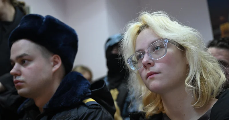 “Çar öləndə yenidən rəqs edəcəyik” oxuduğuna görə...