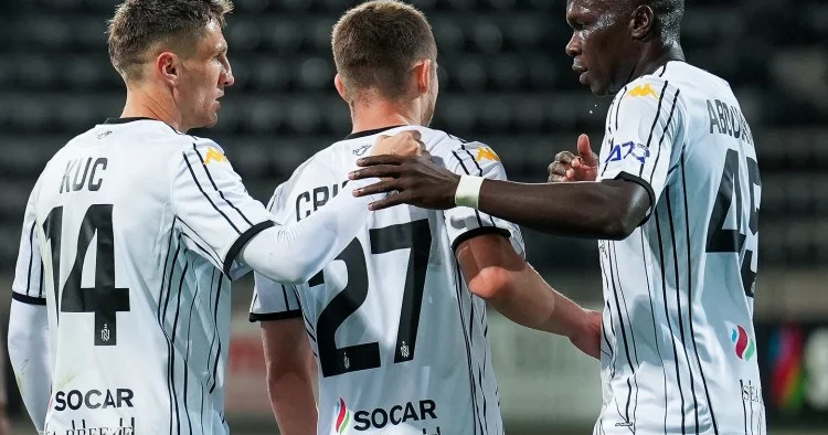 Neftçi Kəpəz lə matça xüsusi formalarla çıxacaq FOTO