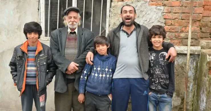 Rusiyada qaraçıların hər şeyini əllərindən alıb əsgərliyə döyüşə apardılar VİDEO