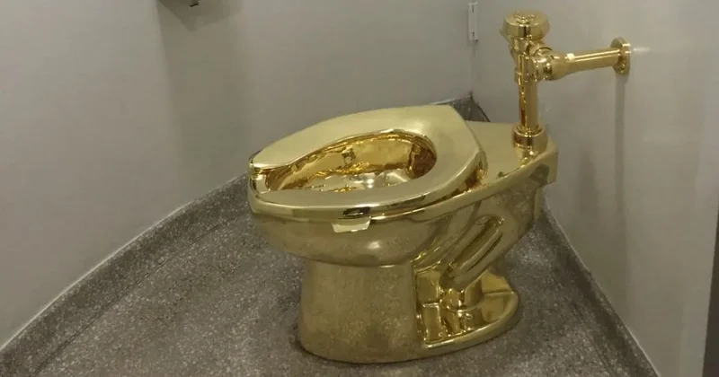 ABŞ də qızıl unitaz inanılmaz qiymətə satılacaq