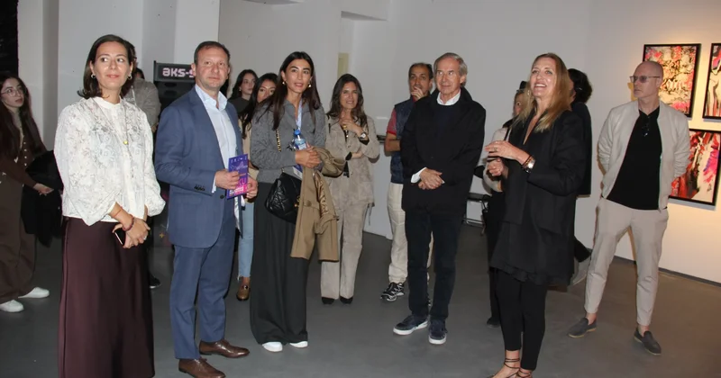 Art Weekend в Баку открылась выставка Состояние потока , отражённый в воде город (ФОТО)