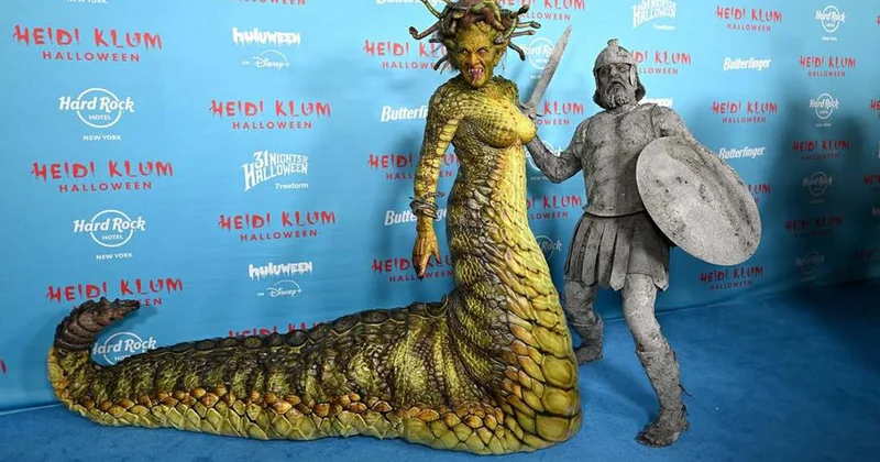 Bayramda obrazdan obraza girdilər... Fotolar