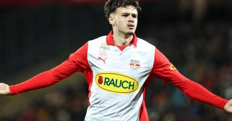 Real 18 yaşlı vingerə elçi düşdü