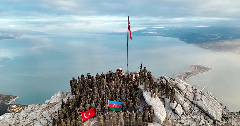 Азербайджанские военные освоили современные тактики боя и новые технологии Minval Politika