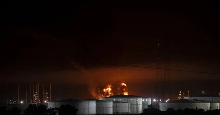 На иранском заводе в Ширазе произошел взрыв