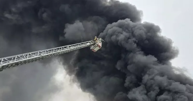 В США взорвался крупнейший НПЗ штата Нью Мексико: есть пострадавшие