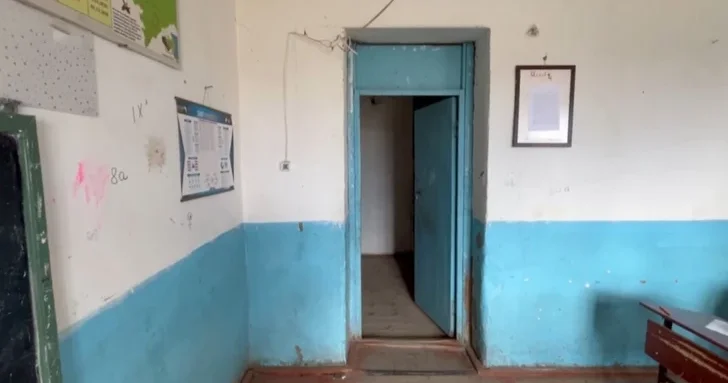 Ученики школы в Уджаре вынуждены учиться в аварийном здании