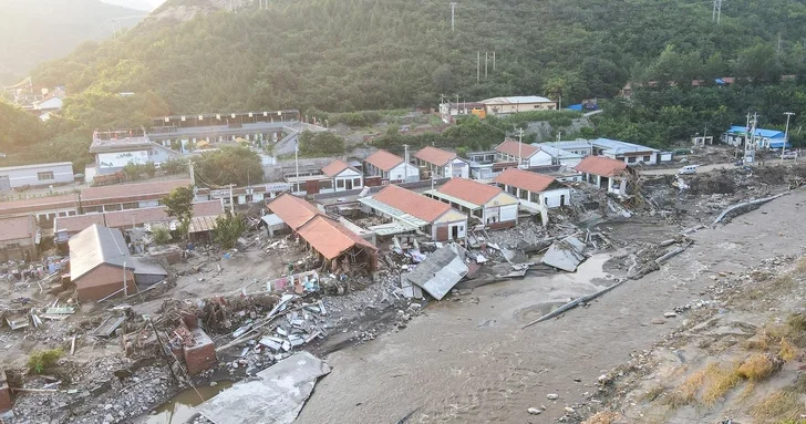 28 погибших и сотни тысяч пострадавших от наводнения во Вьетнаме