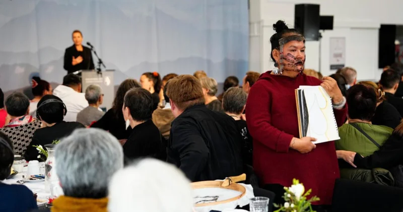 Qrenlandiyalı qadınlar hökumətdən böyük məbləğdə kompensasiya tələb edirlər