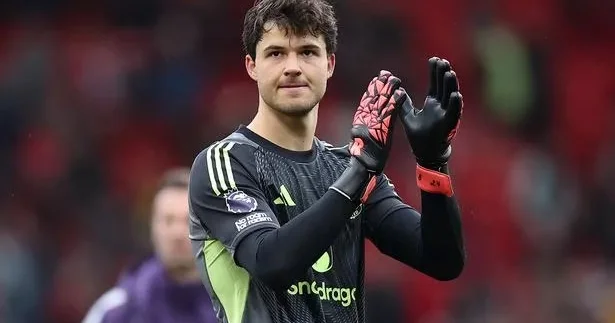 Mən gizlənmiş Şmeyxel deyiləm Mançester Yunayted in qolkiperindən şüarlara reaksiya