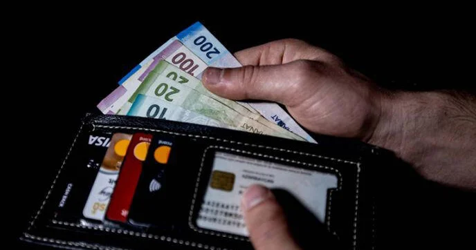 Salyanda müəllimin pulu itdi, şagirddən şübhələndi KONKRET