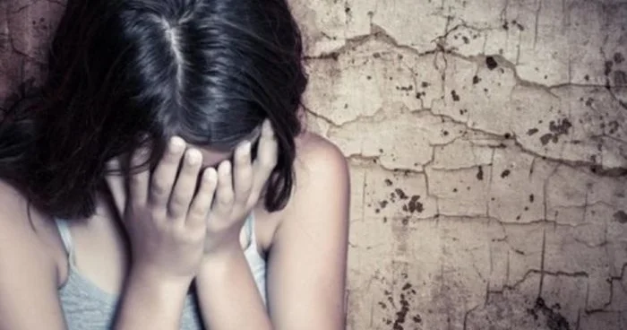 Bakıda azyaşlı qızının çılpaq videosunu yayan psixoloq qadına hökm oxundu