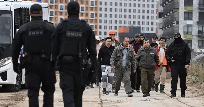 Rusiyadakı miqrantlarla bağlı qərar verildi: Minlərlə insan deport ediləcək