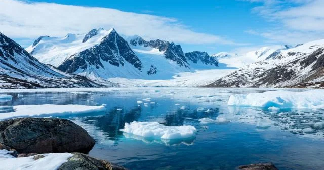 “Danimarka Qrenlandiyada hərbi mövcudluğunu gücləndirir...”