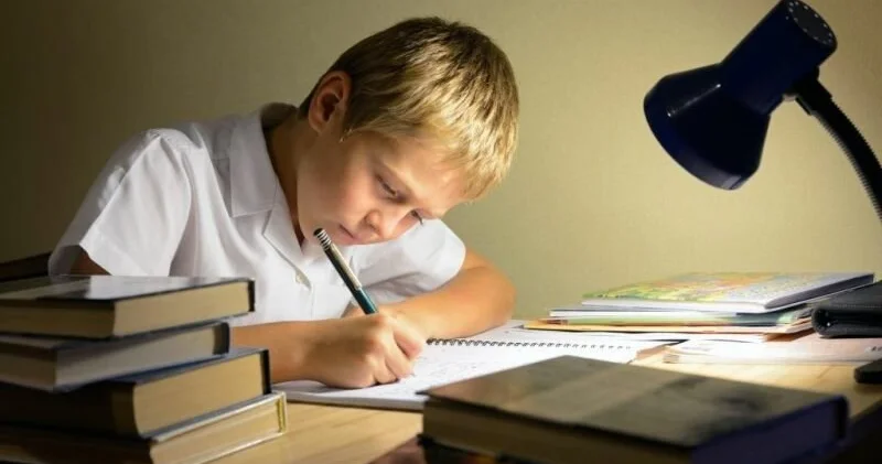 Dərs yükü uşaqların psixikasını necə çökdürür?