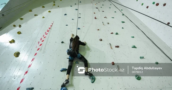 В Баку дан старт чемпионату страны по скалолазанию