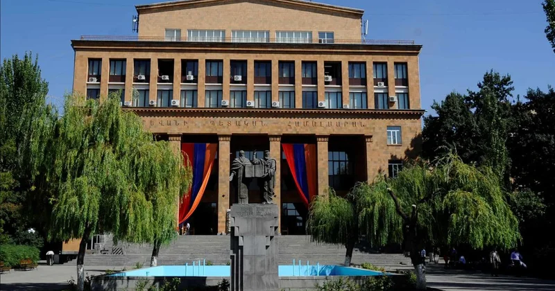 Ermənistan məktəblərində azərbaycan dili TƏDRİS OLUNACAQ