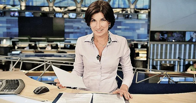 Putin İradə Zeynalovaya fövqəladə və səlahiyyətli səfir rütbəsi verib