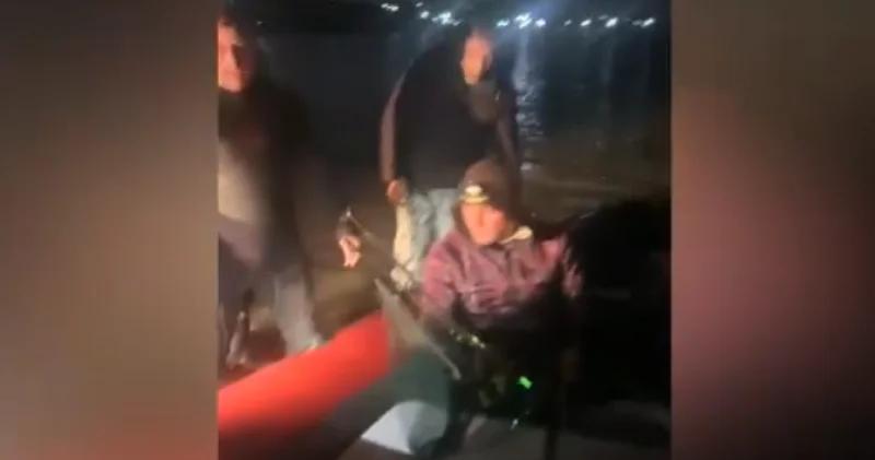 Buzovna sahilində köməksiz qalan balıqçılar belə xilas edildi VİDEO