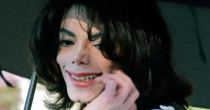 Maykıl Cekson Fondu cinsi istismar iddialarını ört basdır etmək üçün 2,5 milyon dollar ödəyib