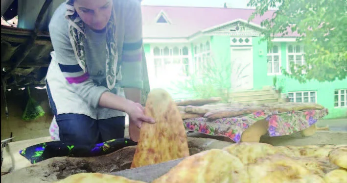 Lerikin dağ ətirli çörəyi