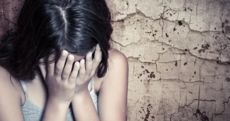 Bakıda azyaşlı qızının çılpaq videosunu yayan psixoloq qadına hökm oxundu