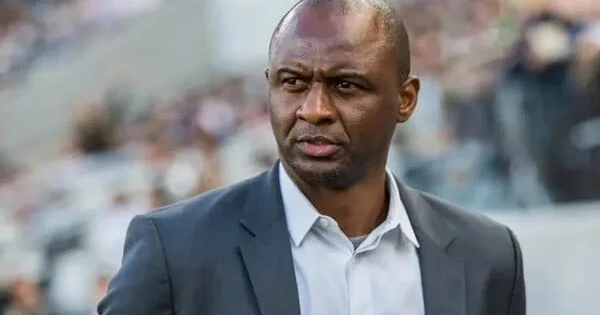 Cenoa Patrik Vieyra ilə yollarını ayırdı