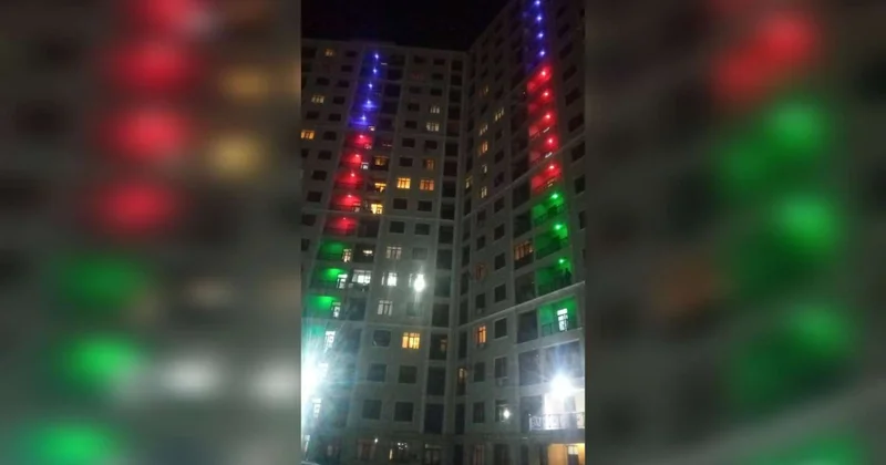 "Jurnalistlər binası" bayrağımızın rəngləri ilə işıqlandırıldı FOTO