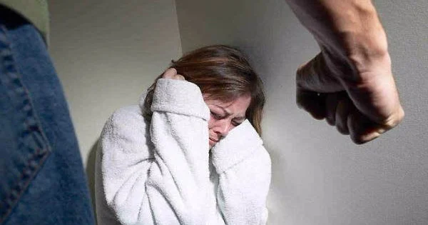 Xırdalanda kişi özündən 17 yaş kiçik sevgilisini TikTok a görə döydü